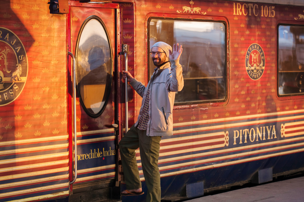 The Maharajas' Express: Royal Travel through the Heart of India