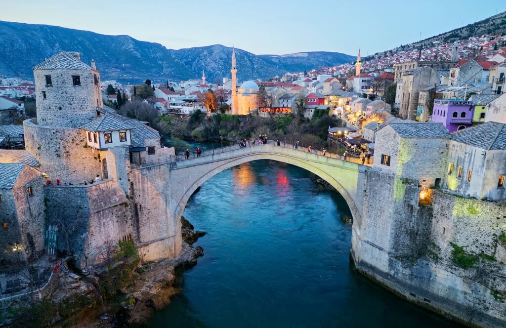 Le pont de Mostar en Bosnie Herzégovie lors d'un itinéraire Interrail dans les Balkans