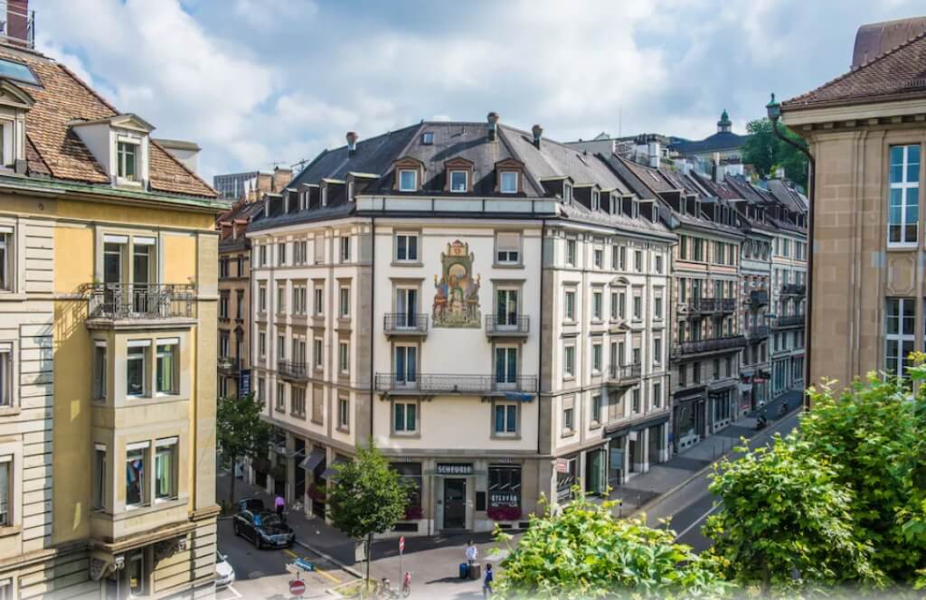 La façade de l'hôtel Scheuble à Zurich destination de voyage en train depuis Lyon
