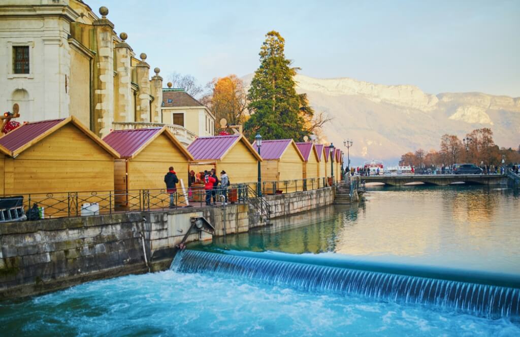 Marché de Noël d'Annecy un des meilleurs marchés de Noël en Rhône Alpes