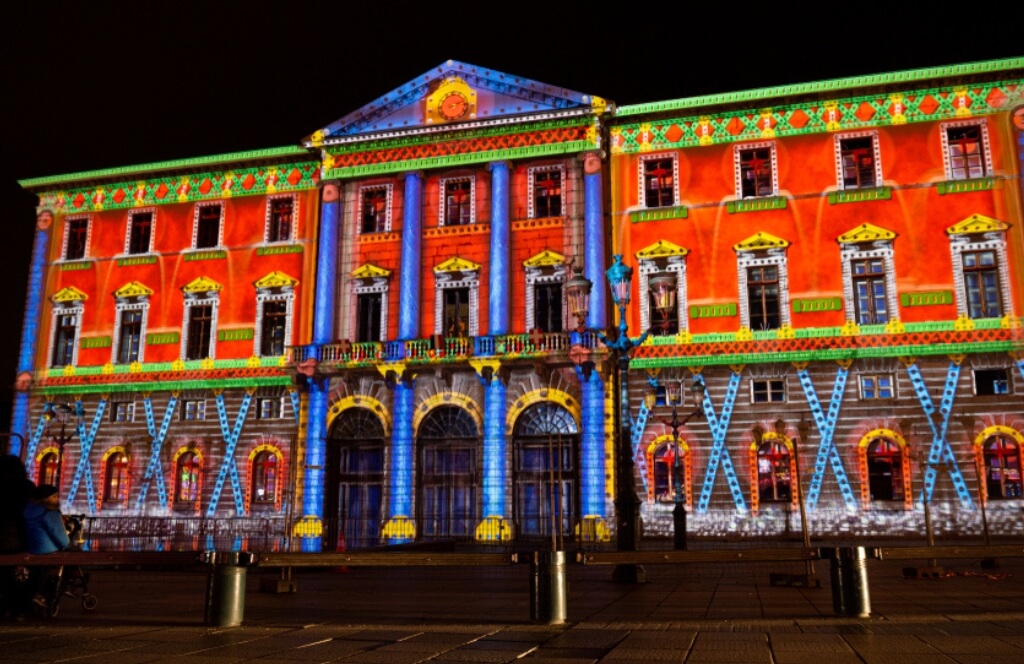 Un spectacle de Lumière sur la mairie d'Annecy