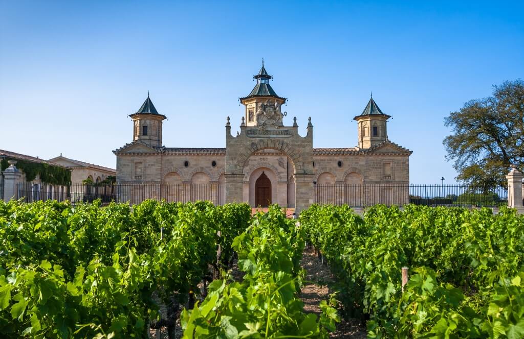 Le Chateau Cos D'Estournel à visiter lors d'un long week end en mai à Bordeaux