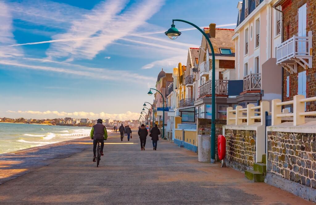 La ville de Saint-Malo une destination idéale pour un voyage en train depuis Paris