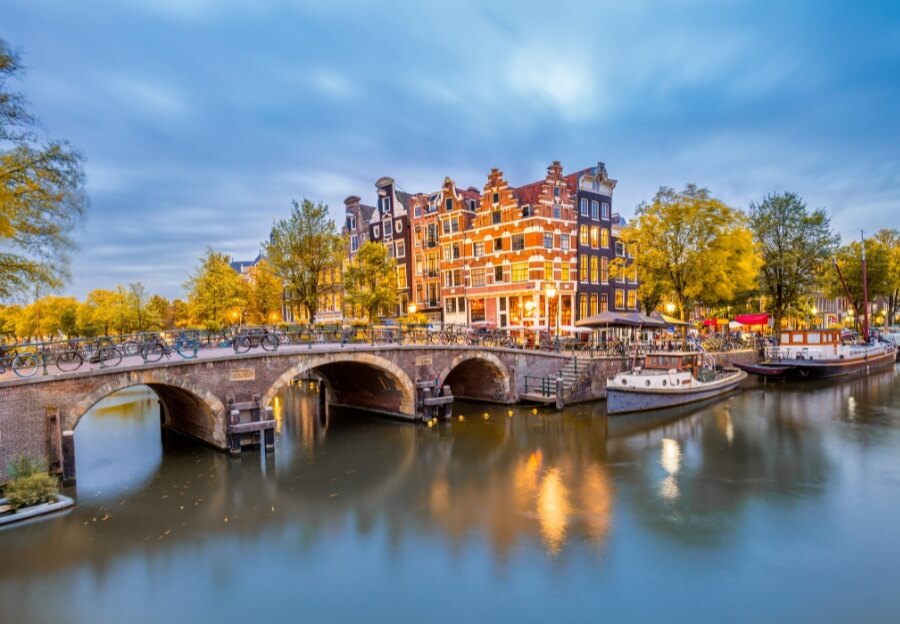 Amsterdam Urlaub im November ohne fliegen